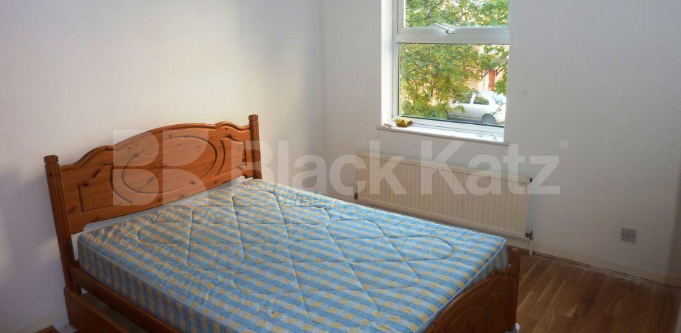 			NEW INSTRUCTION!, 2 Bedroom, 1 bath, 1 reception Flat			 Weavers Way, CAMDEN